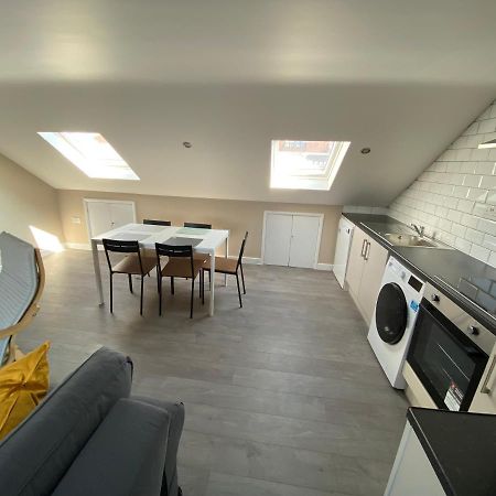 לונדון Stunning 1 Bedroom Flat In Wood Green מראה חיצוני תמונה