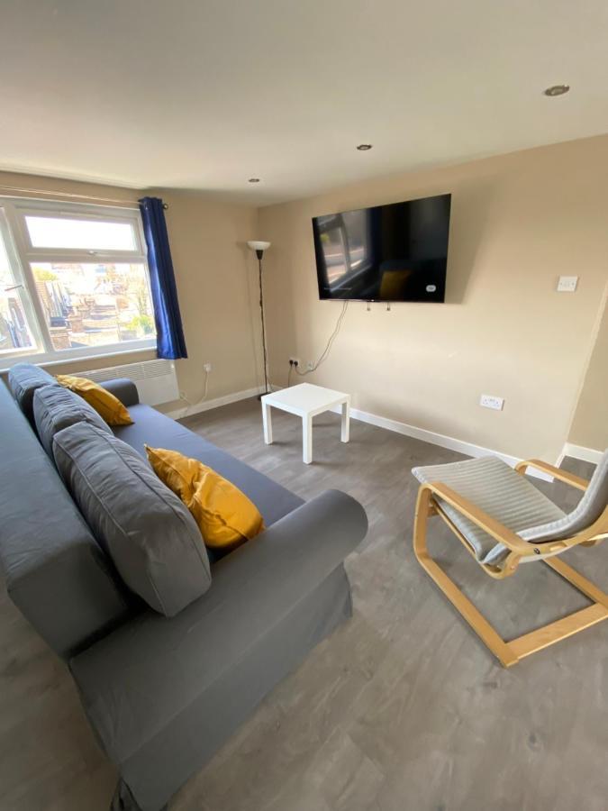 לונדון Stunning 1 Bedroom Flat In Wood Green מראה חיצוני תמונה