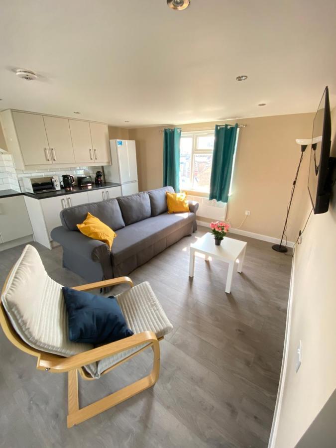 לונדון Stunning 1 Bedroom Flat In Wood Green מראה חיצוני תמונה