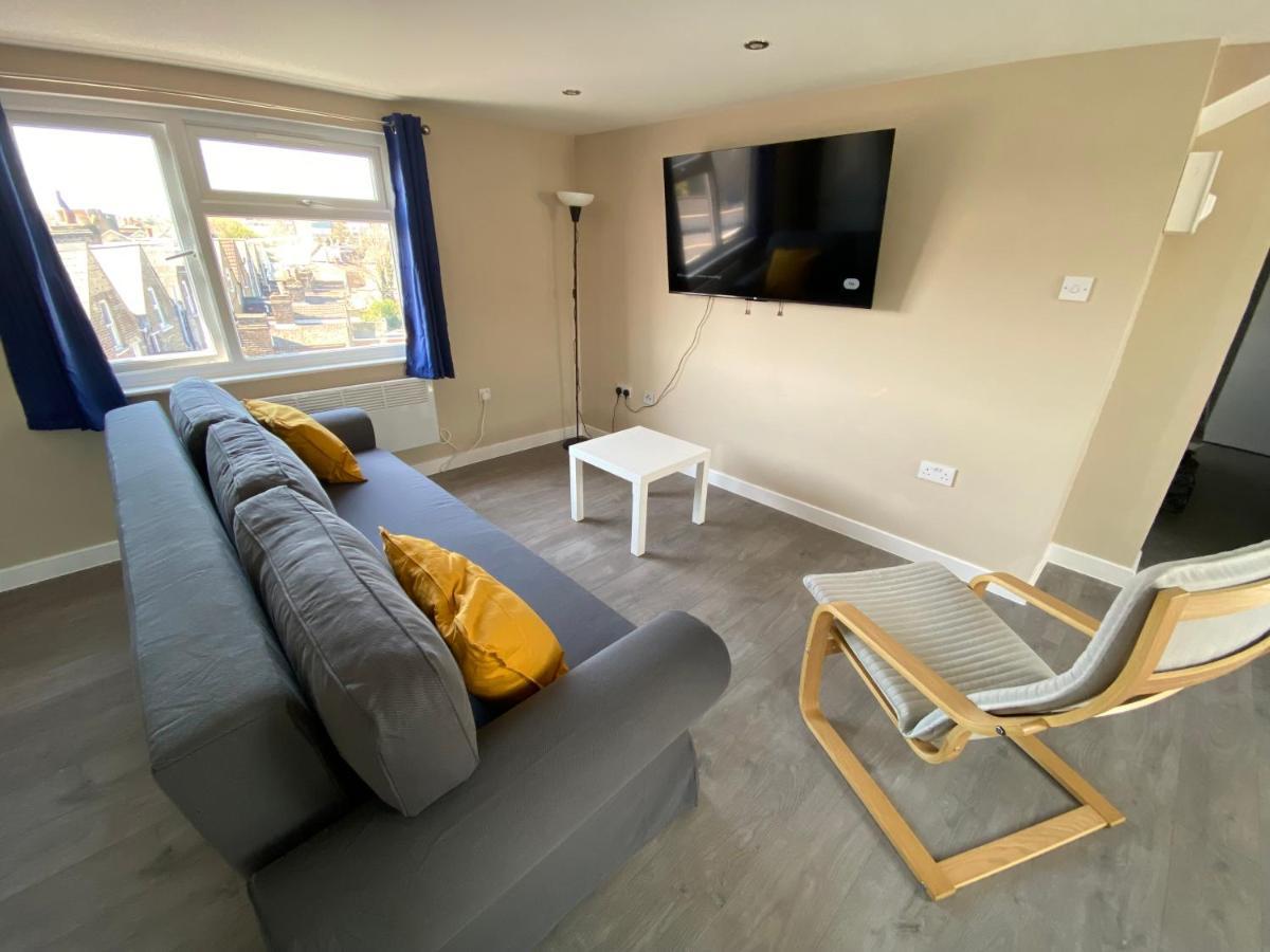 לונדון Stunning 1 Bedroom Flat In Wood Green מראה חיצוני תמונה