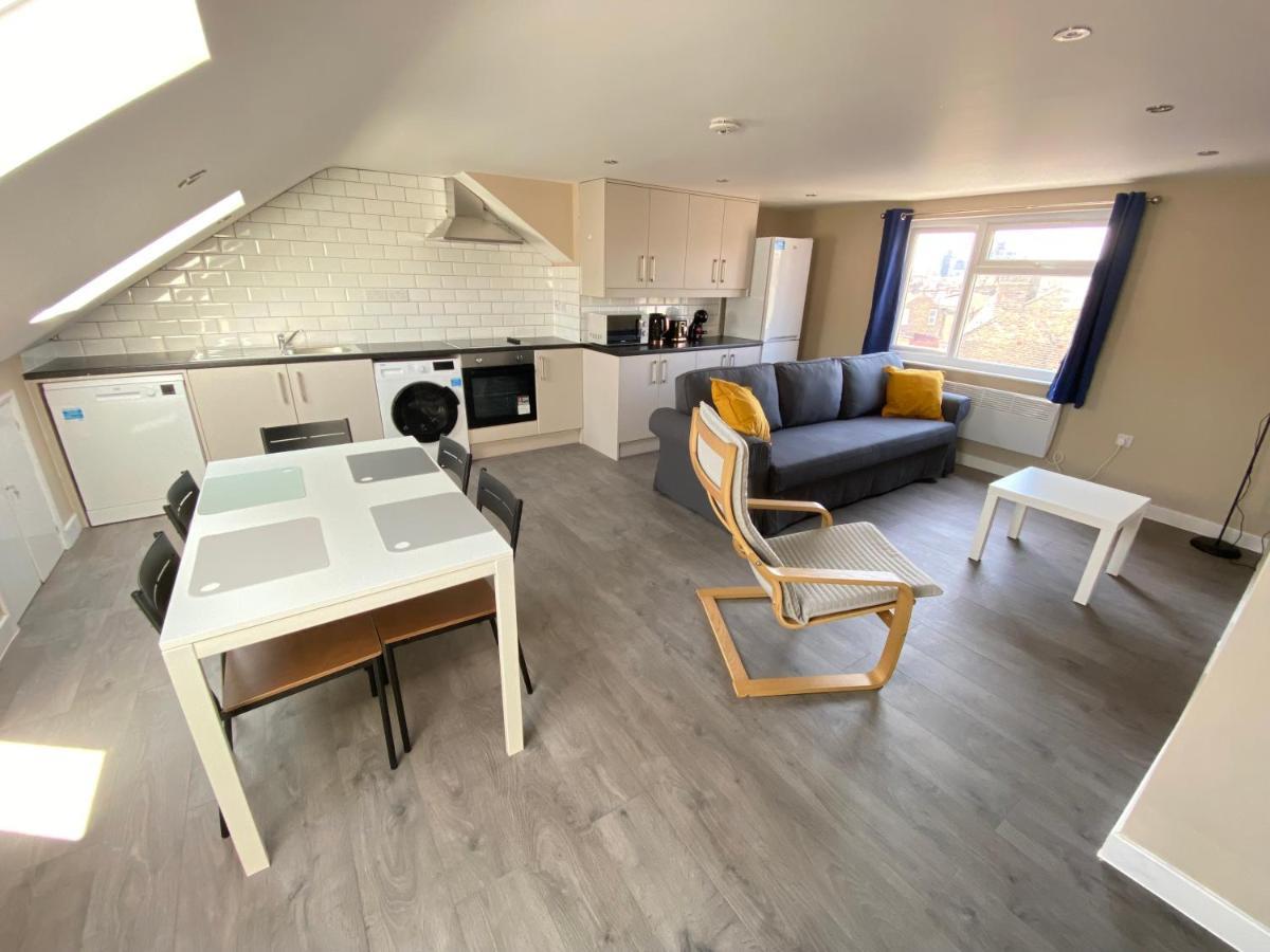 לונדון Stunning 1 Bedroom Flat In Wood Green מראה חיצוני תמונה